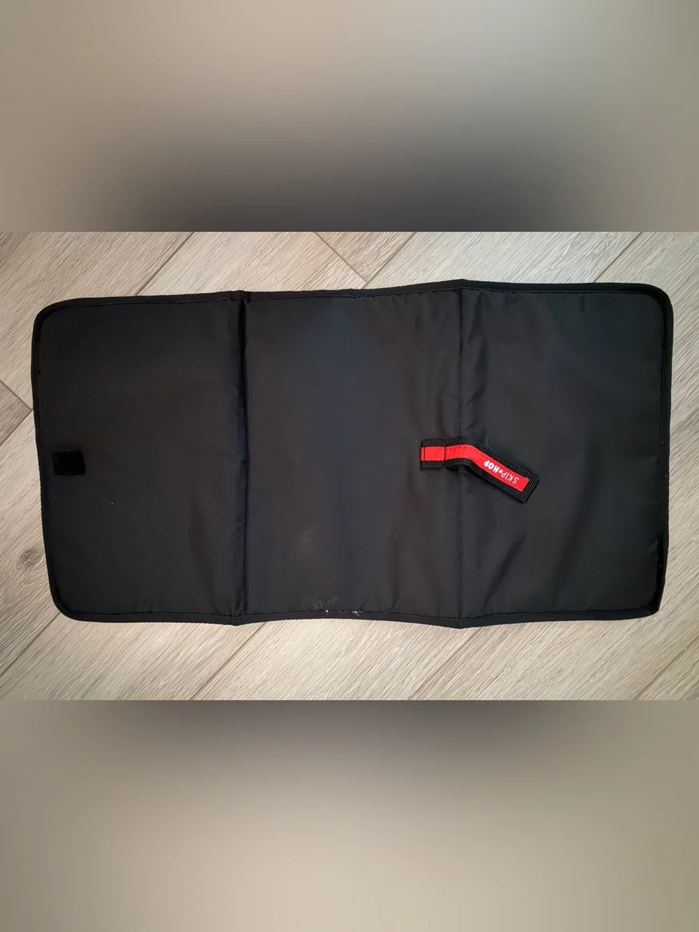 Skip Hop Gray Dash Messenger Diaper Bag with Black Strap